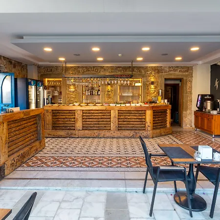 Akkan Hotel